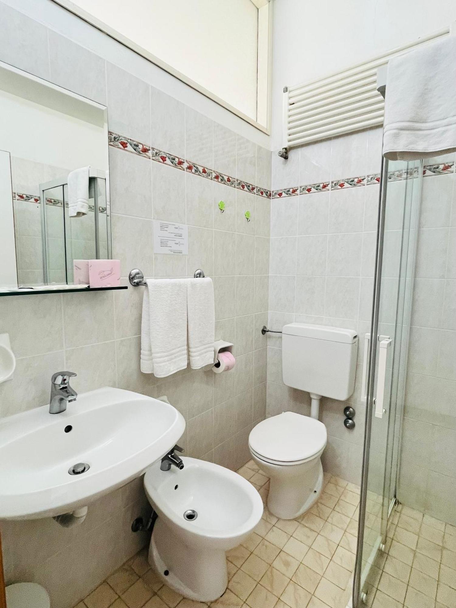 Hotel Columbia Frontemare Ρίμινι Εξωτερικό φωτογραφία
