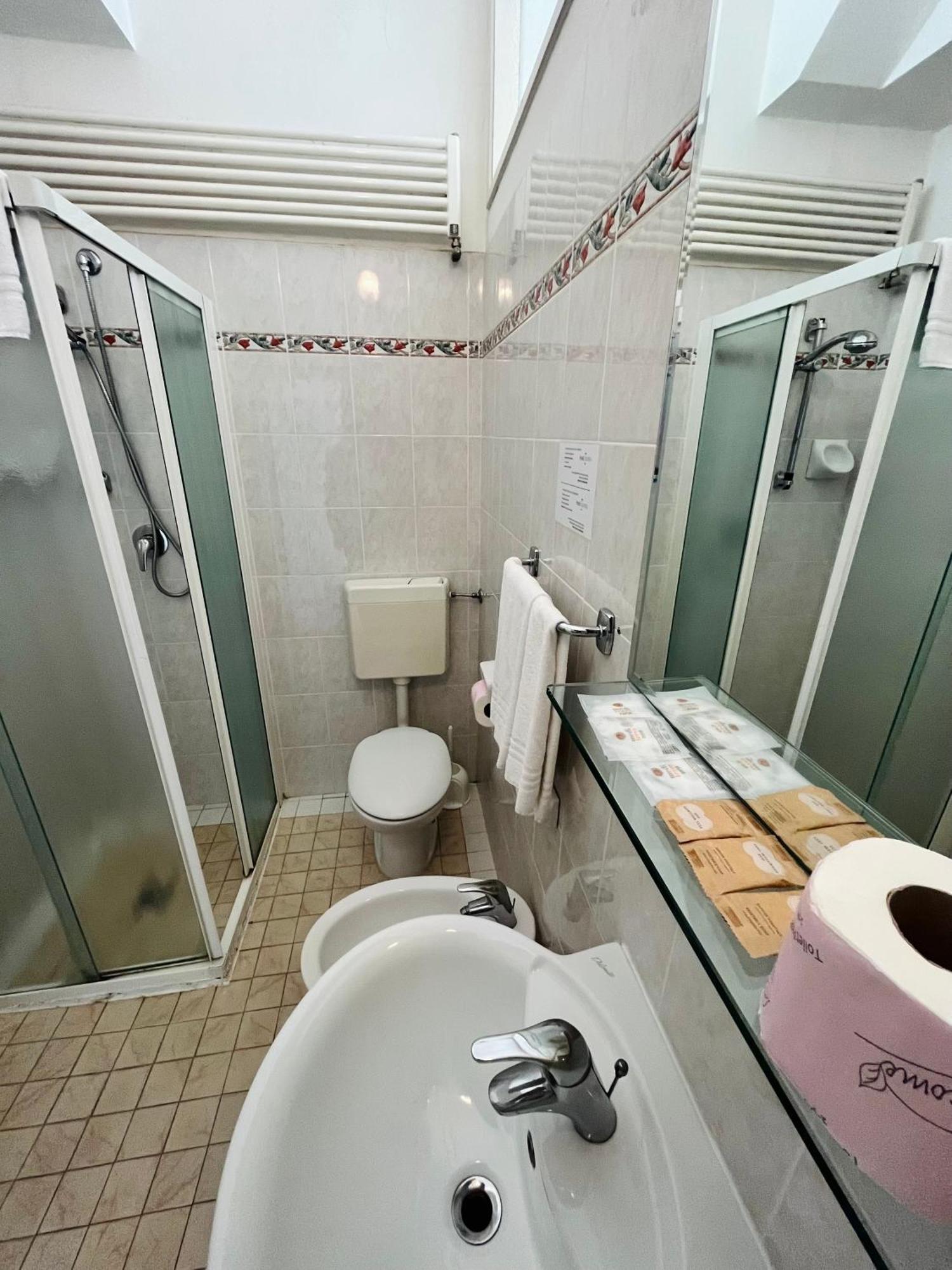 Hotel Columbia Frontemare Ρίμινι Εξωτερικό φωτογραφία