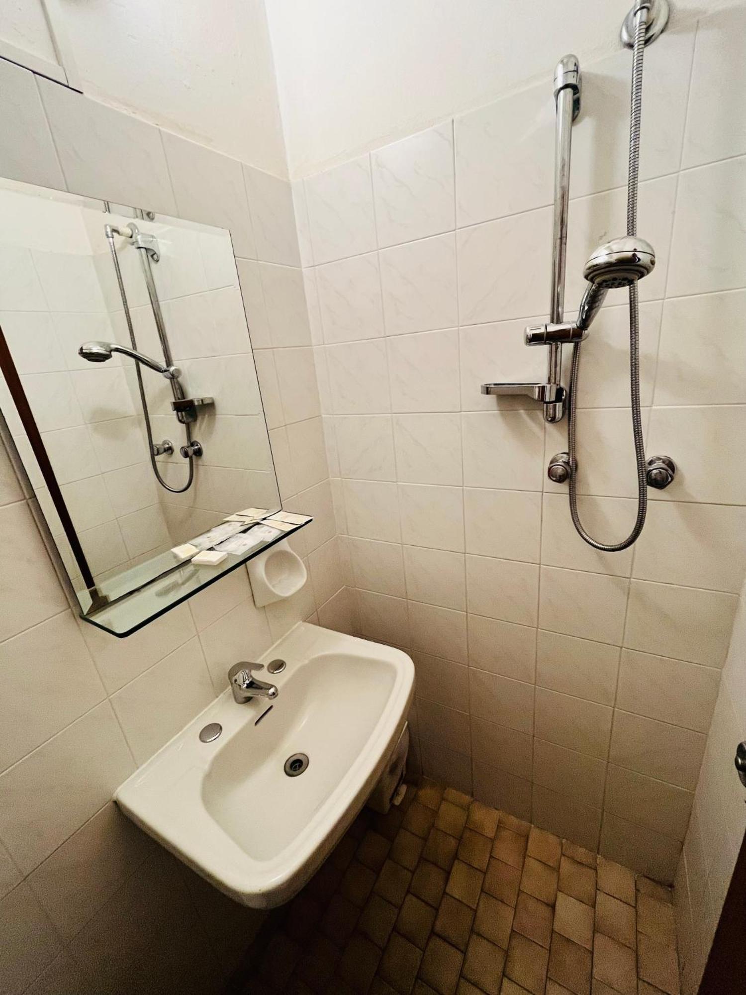Hotel Columbia Frontemare Ρίμινι Εξωτερικό φωτογραφία