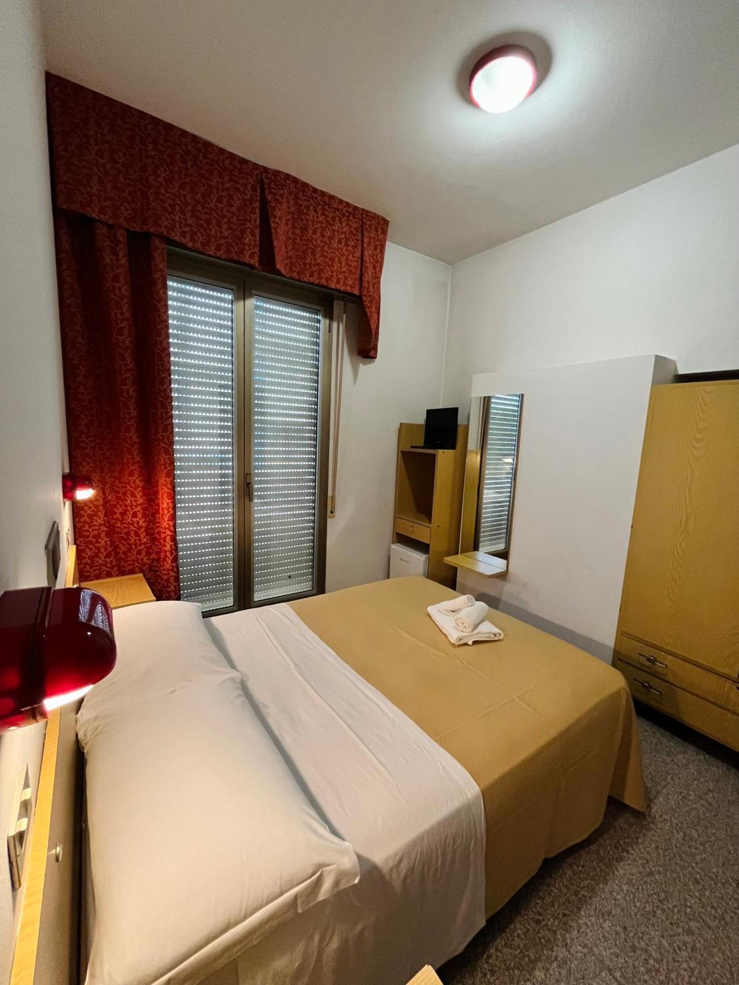 Hotel Columbia Frontemare Ρίμινι Εξωτερικό φωτογραφία